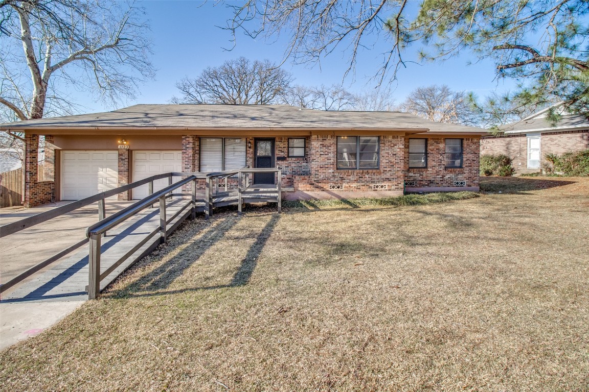 1123 W Mcgee Street Sherman TX 75092