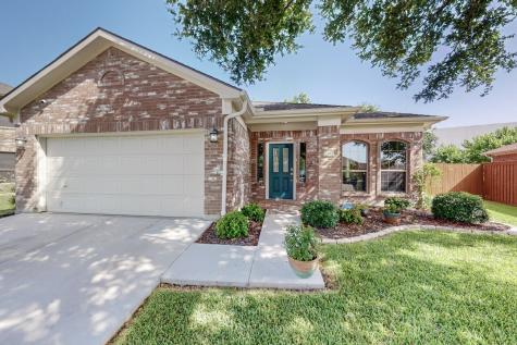 2403 Whispering Creek Drive Arlington TX 76018