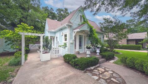 1106 Tucker Street Mckinney TX 75069