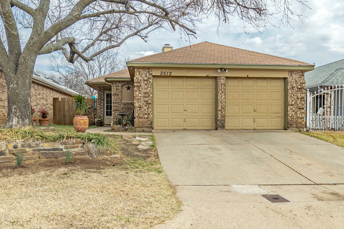 2512 Harvest Lane Fort Worth TX 76133