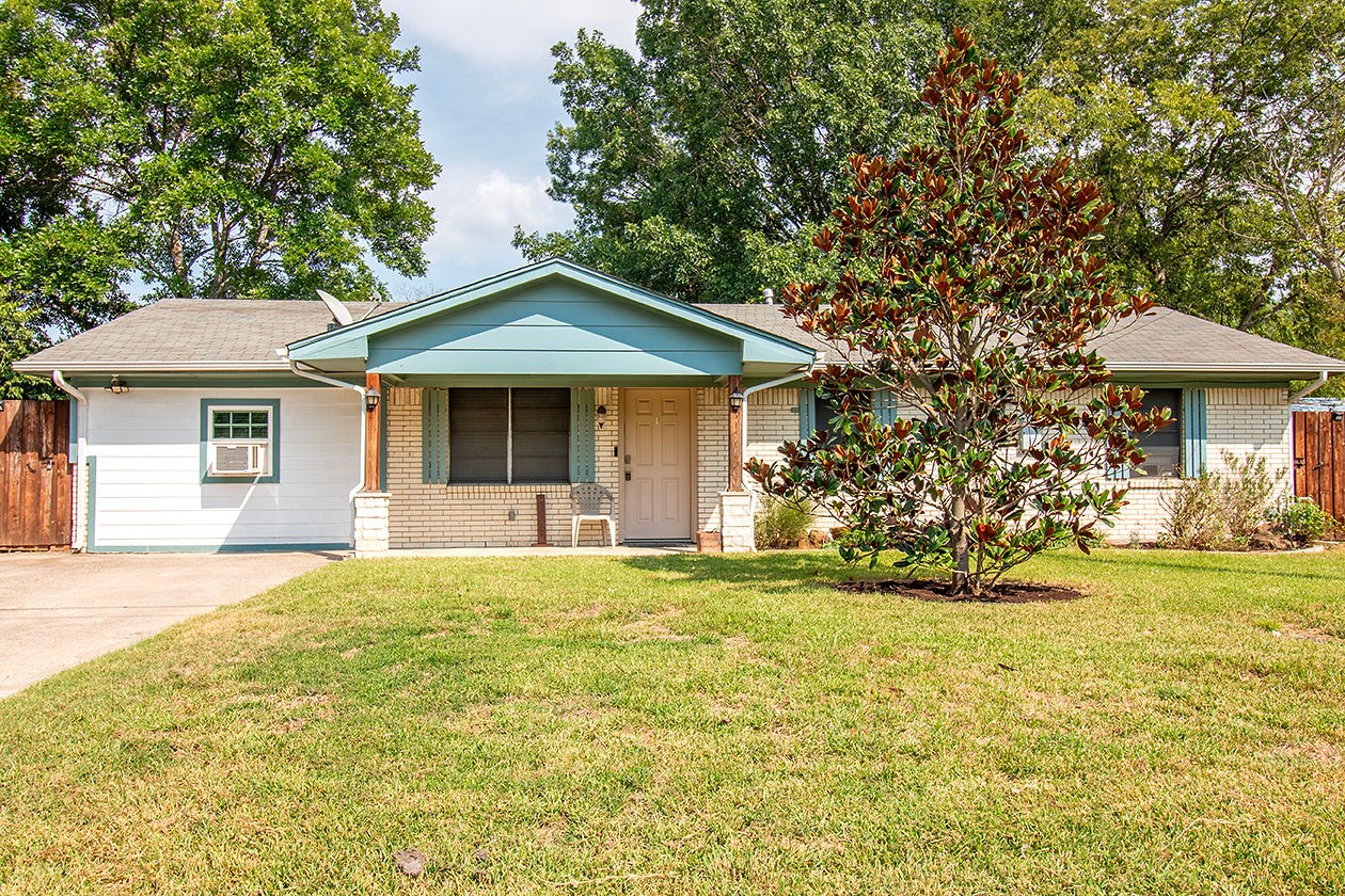 605 S Wilson Street Kaufman TX 75142