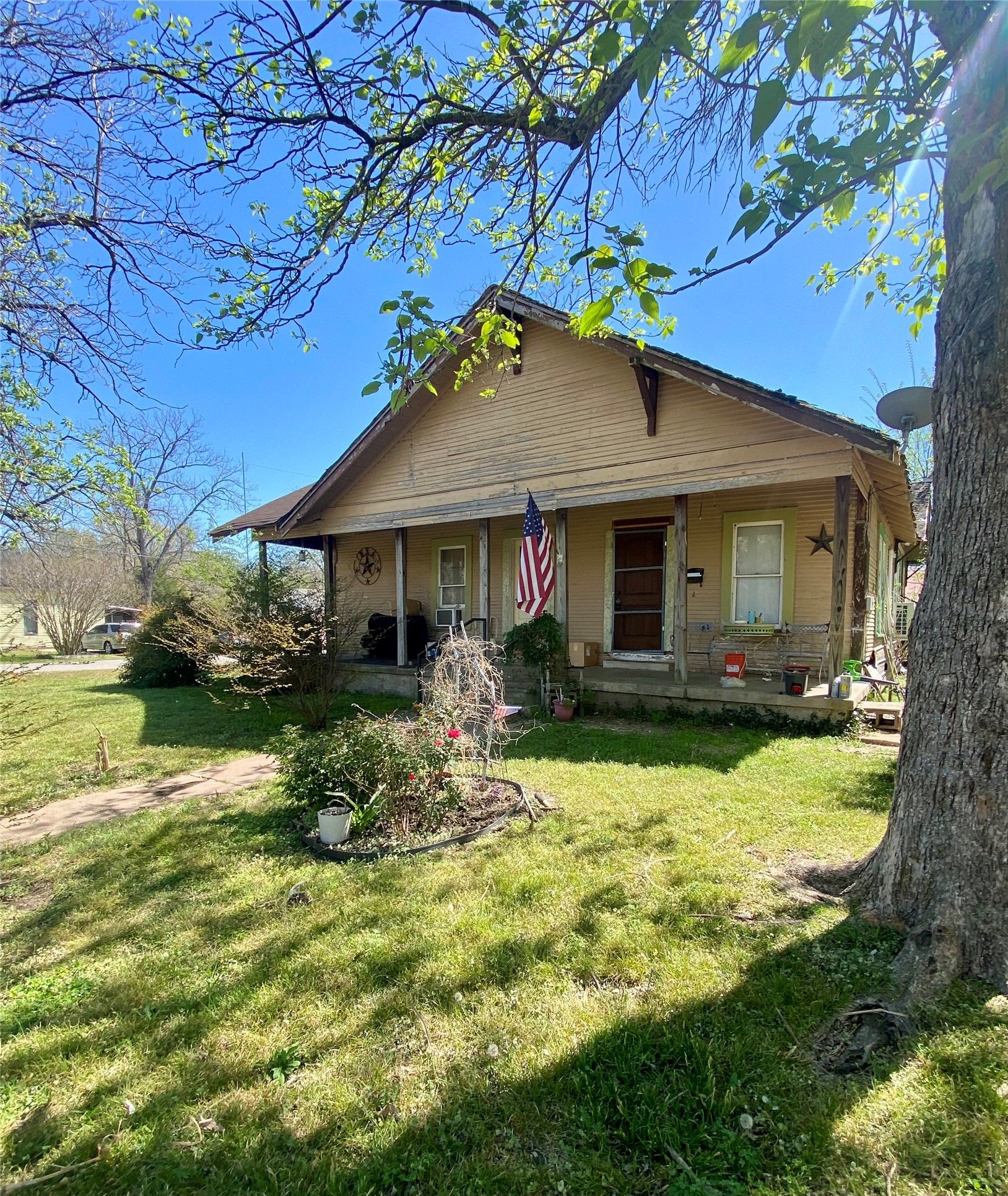 1201 W Market Street Honey Grove TX 75446