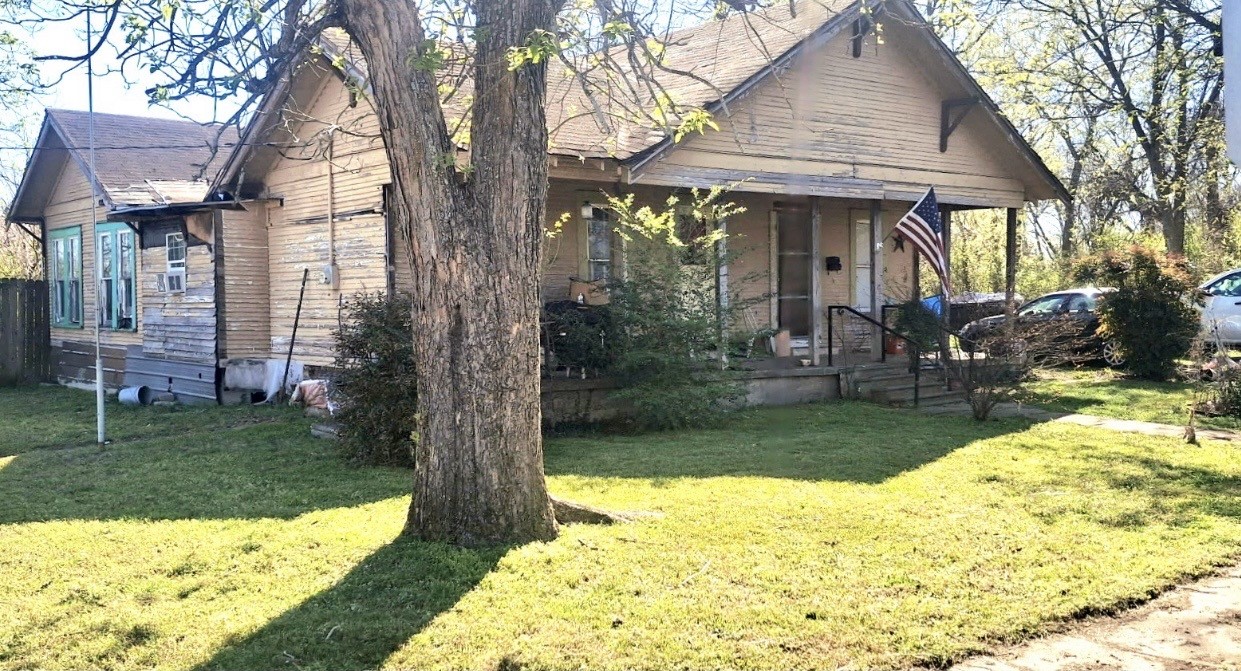 1201 W Market Street Honey Grove TX 75446