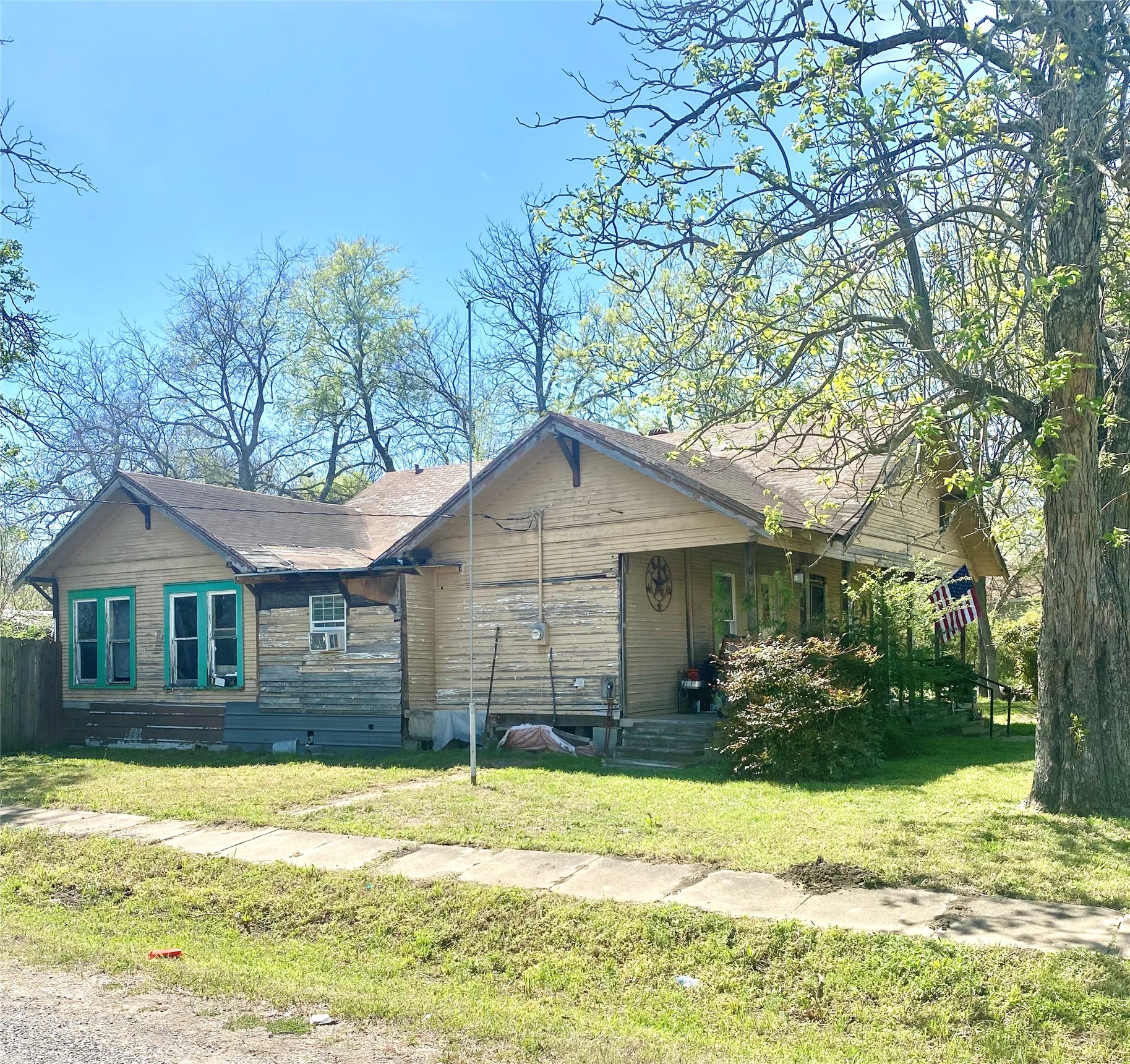 1201 W Market Street Honey Grove TX 75446