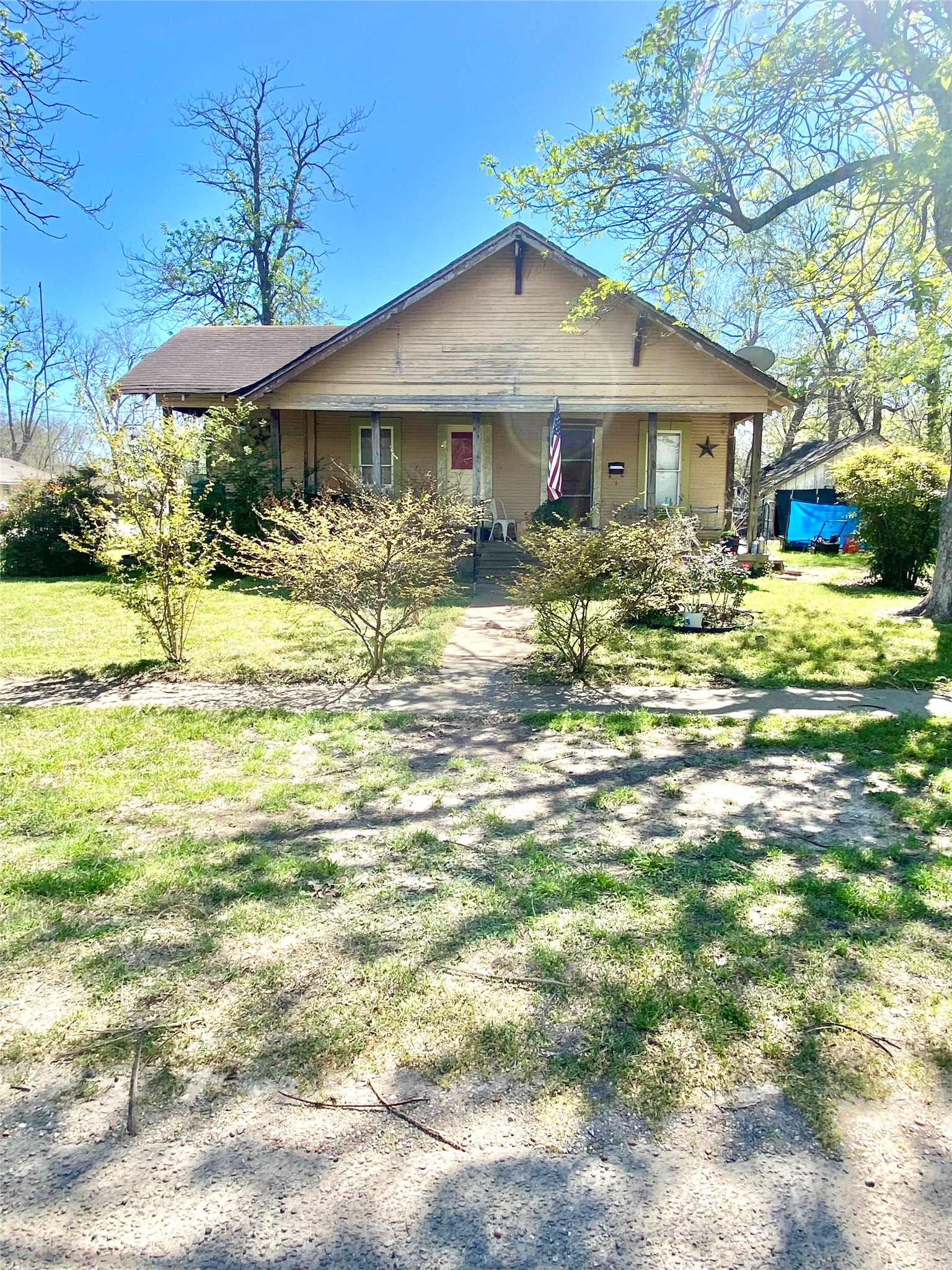 1201 W Market Street Honey Grove TX 75446