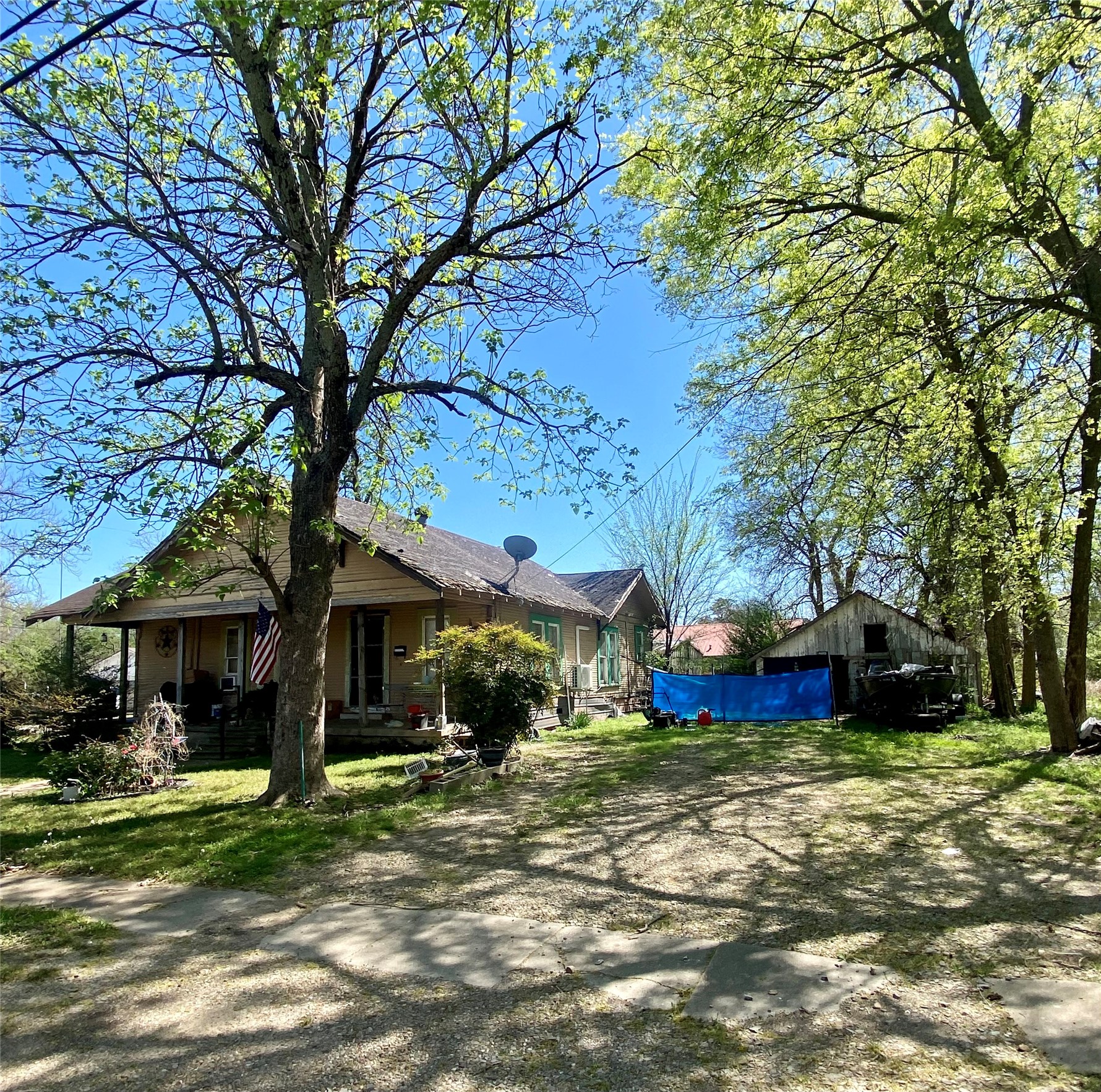 1201 W Market Street Honey Grove TX 75446