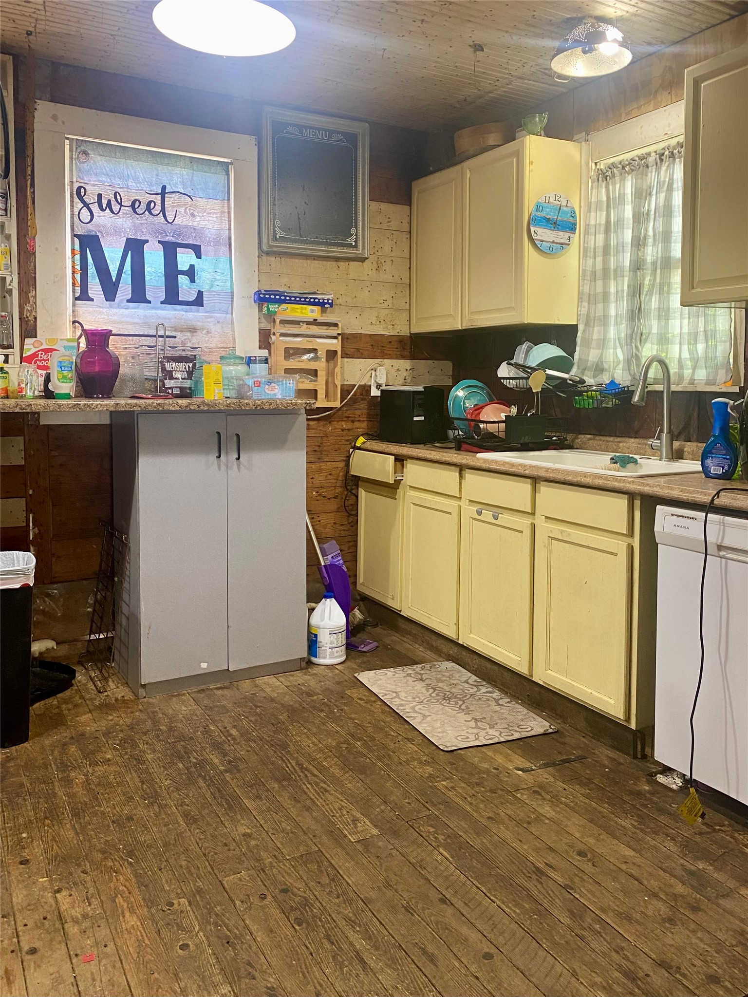 1201 W Market Street Honey Grove TX 75446