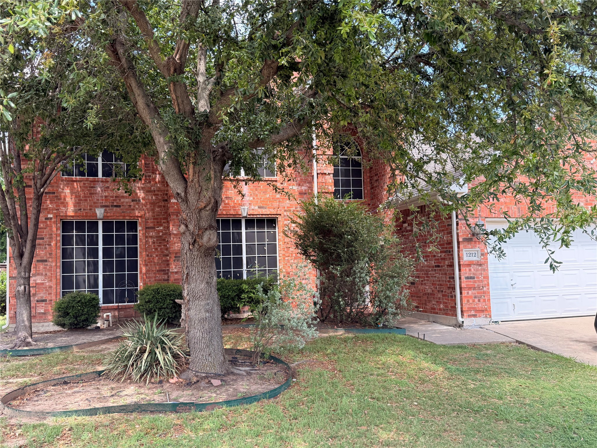 1212 Badbury Lane Grand Prairie TX 75052