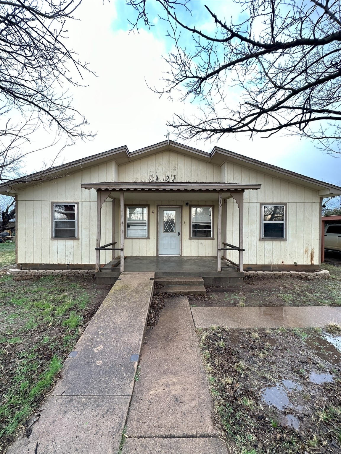 310 N Berry Street Throckmorton TX 76483