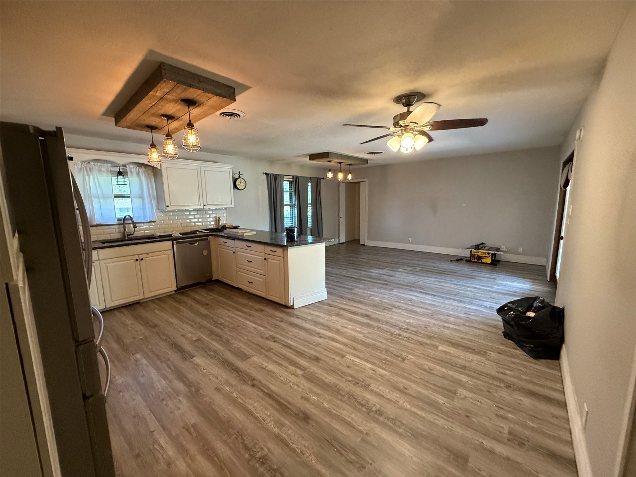 1412 Hillcrest Street Ennis TX 75119