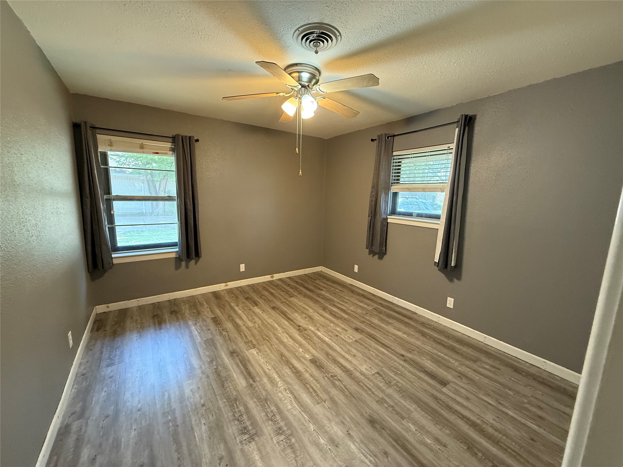 1412 Hillcrest Street Ennis TX 75119