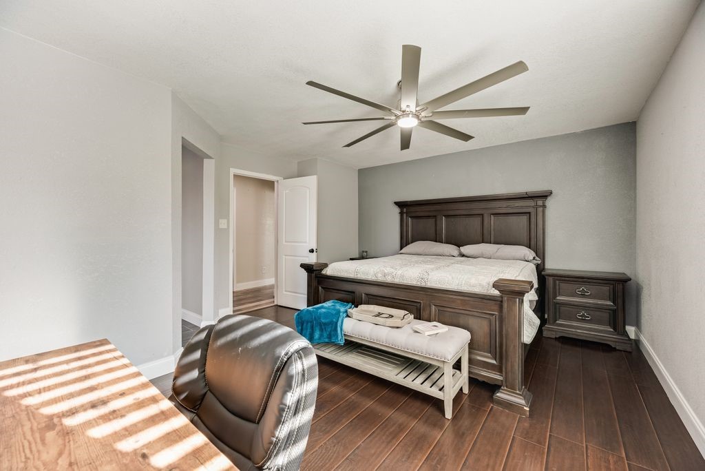 222 Prairie Creek Road Red Oak TX 75154