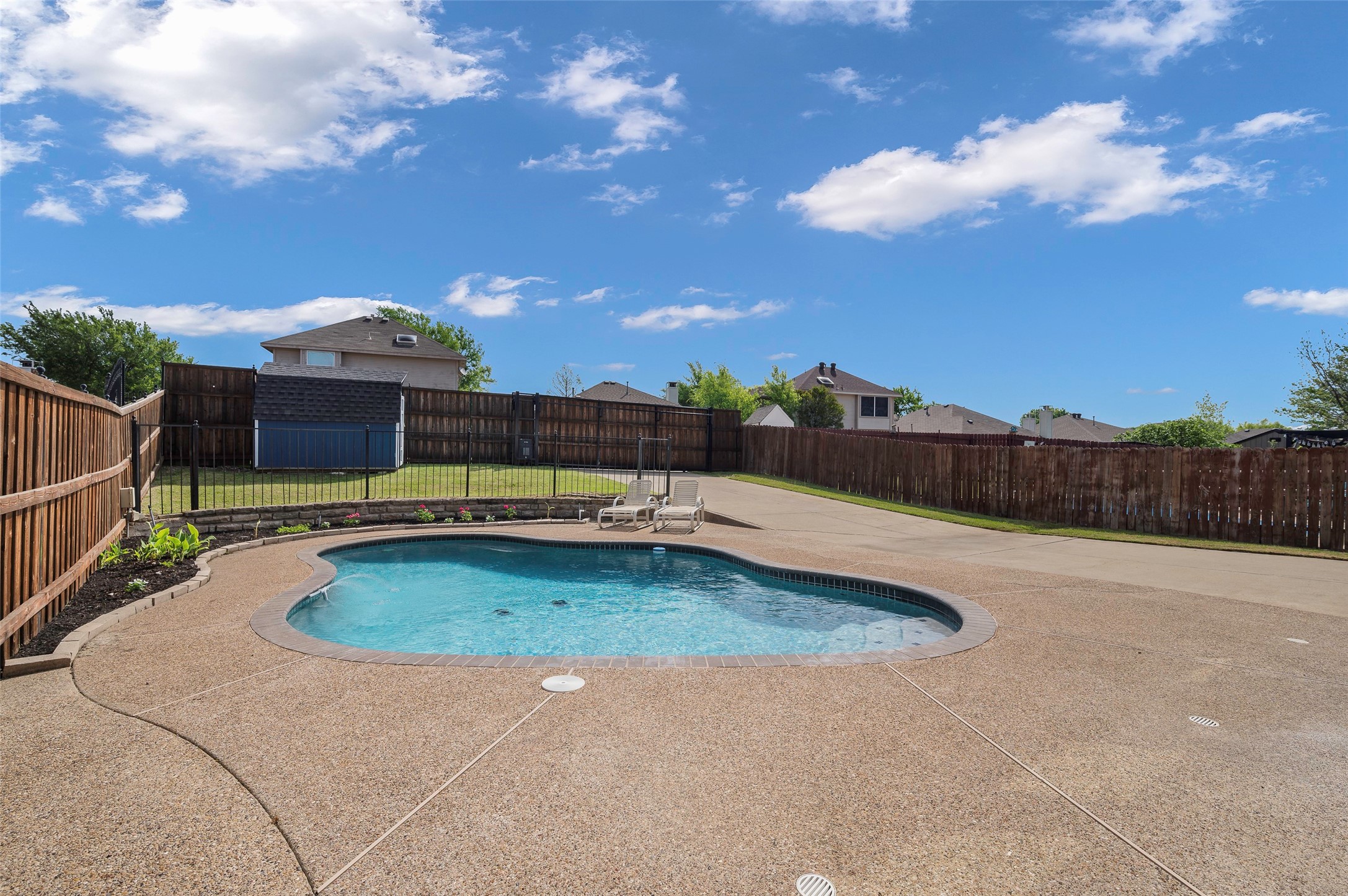 905 Elizabeth Drive Lewisville TX 75067