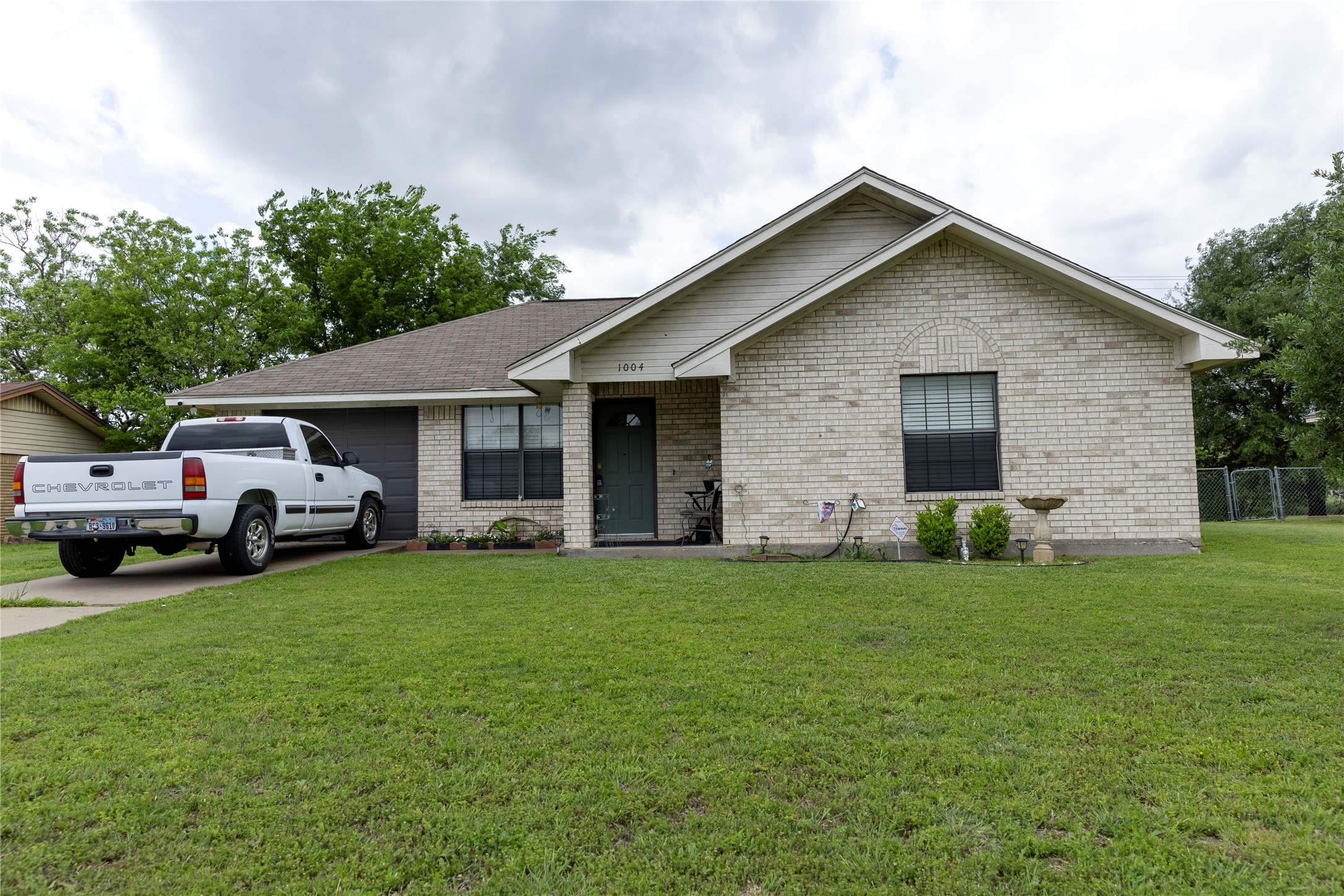 1004 Clover Street Bellmead TX 76705
