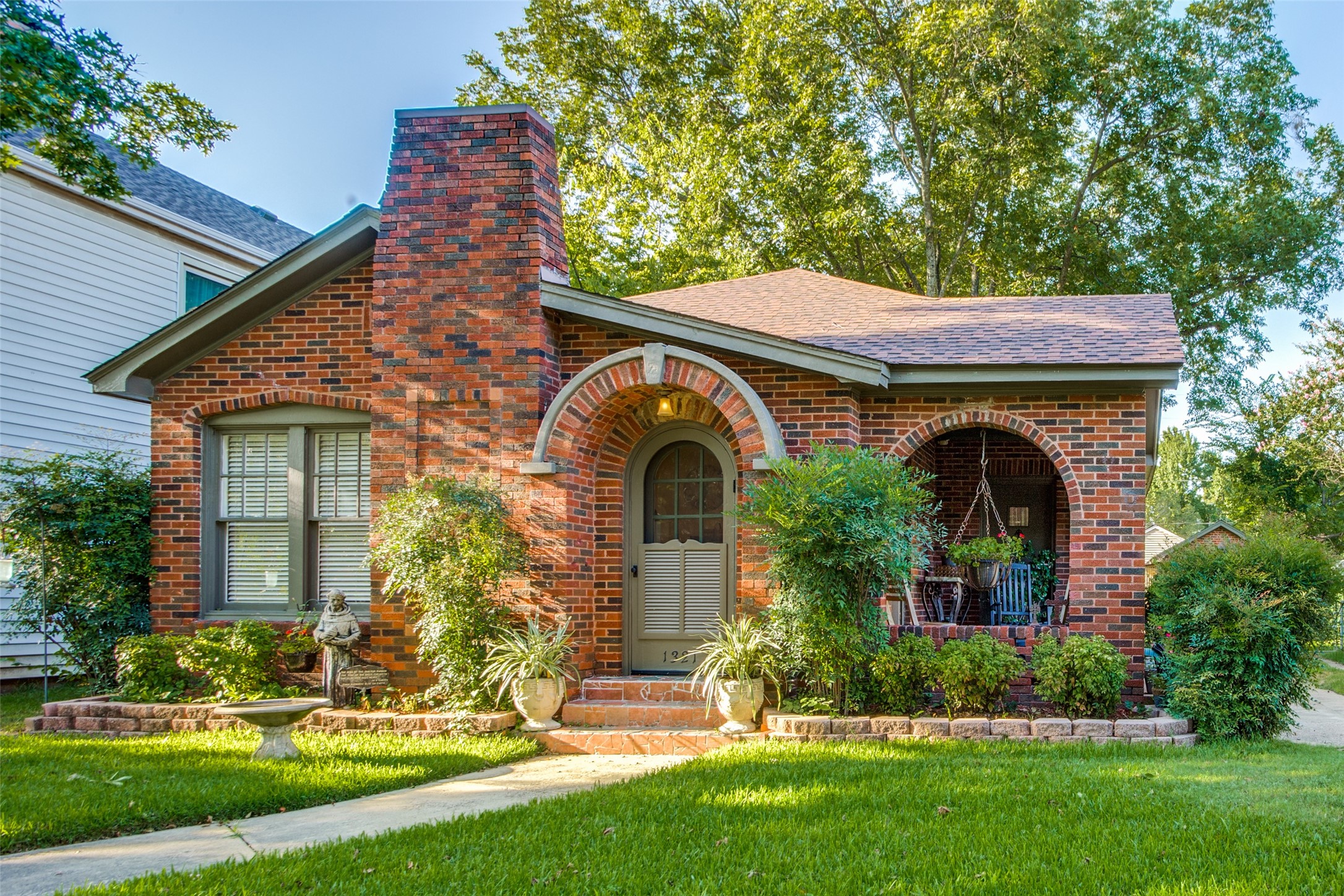 1321 W Main Street Denison TX 75020