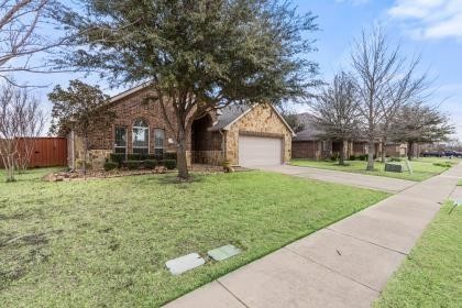 115 Holly Street Waxahachie TX 75165