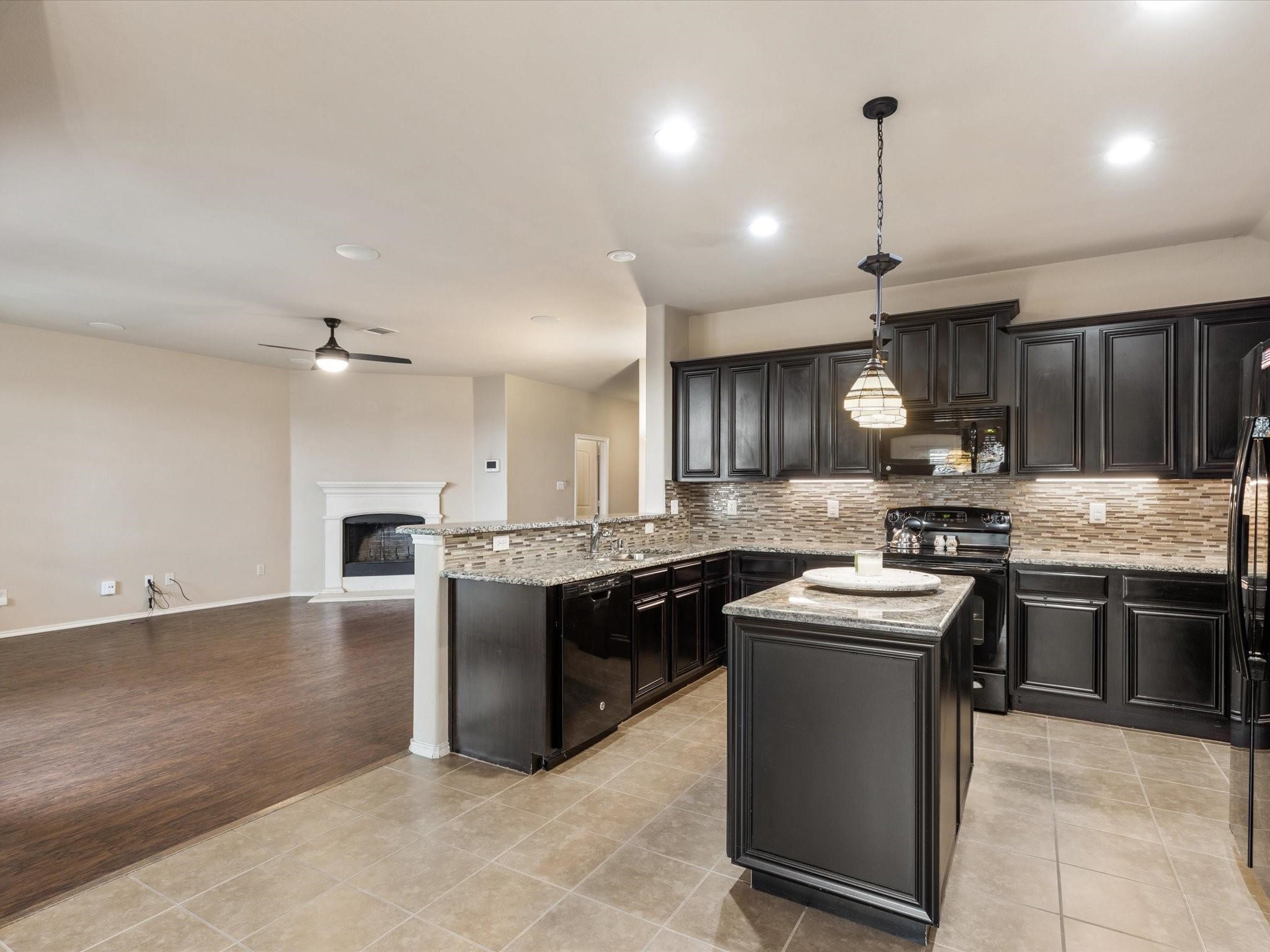 115 Holly Street Waxahachie TX 75165