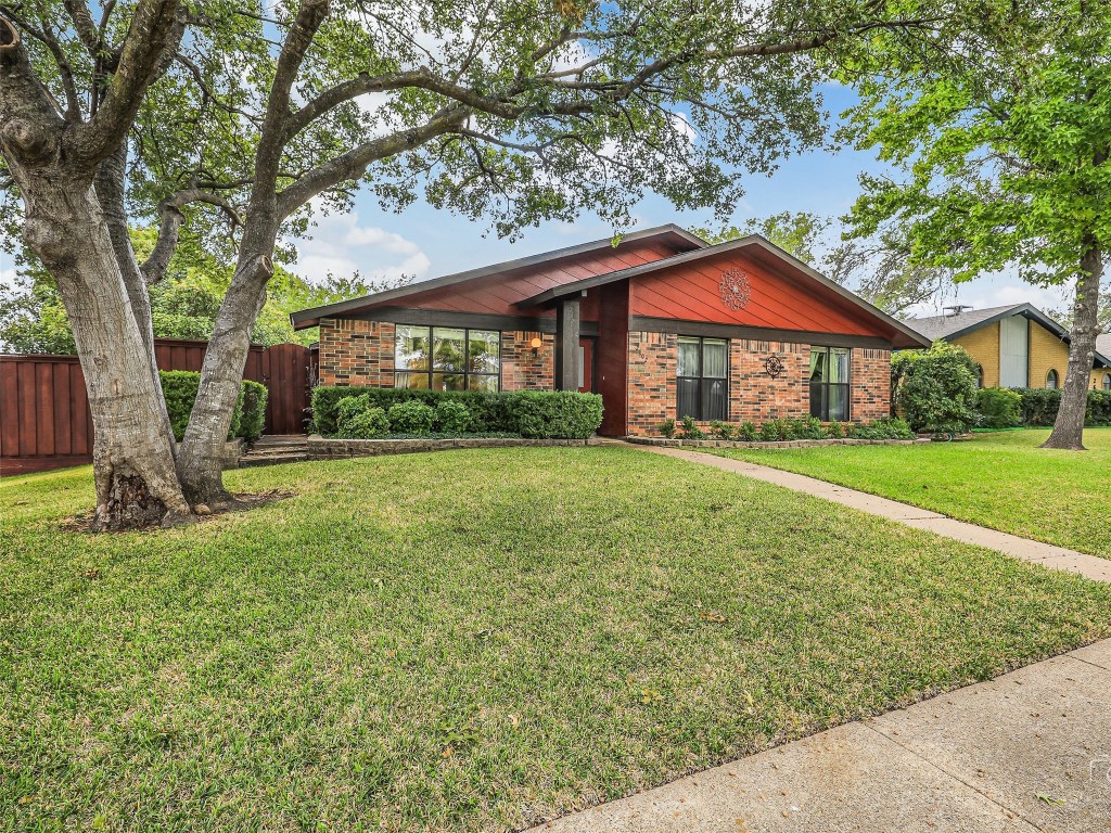 2602 Holy Cross Lane Garland TX 75044