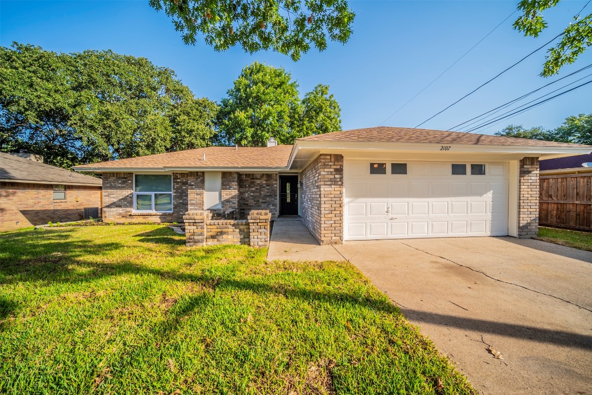 2107 Chapel Downs Drive Arlington TX 76017