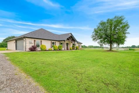 221 Private Road 33082 Sumner TX 75486