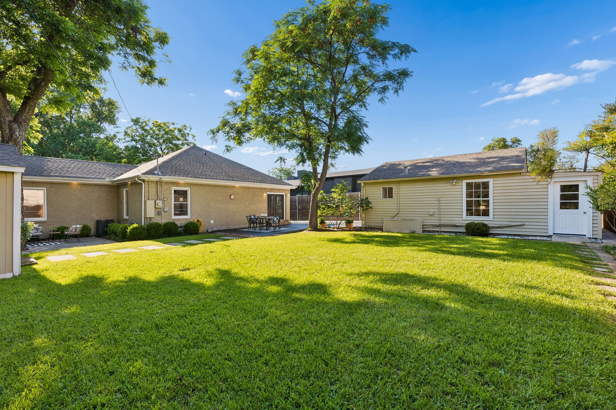 9966 Coppedge Lane Dallas TX 75220