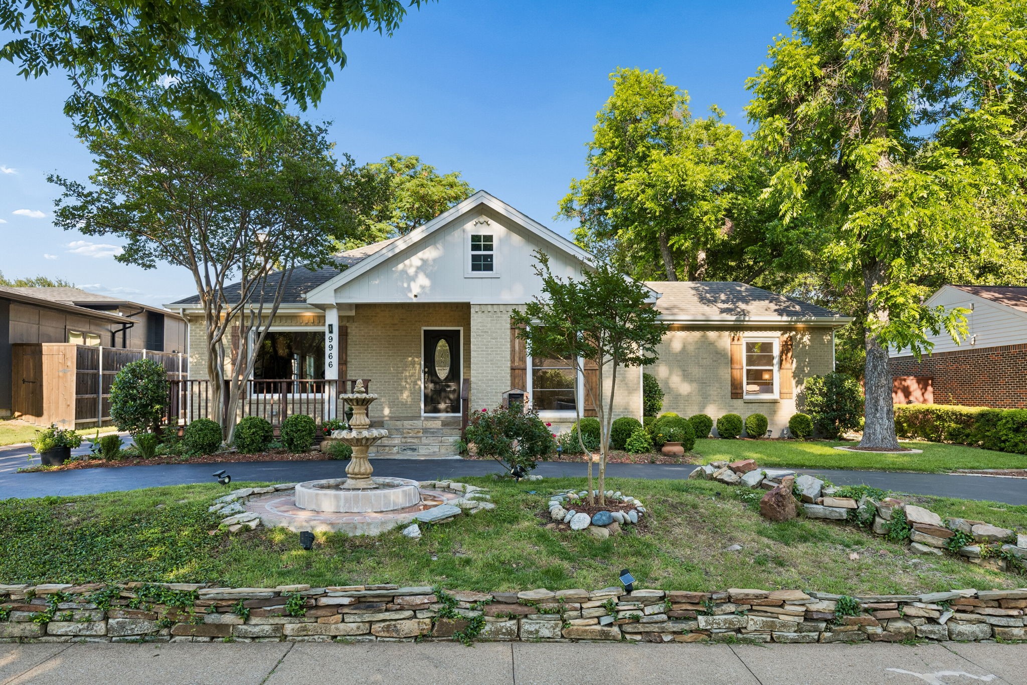 9966 Coppedge Lane Dallas TX 75220