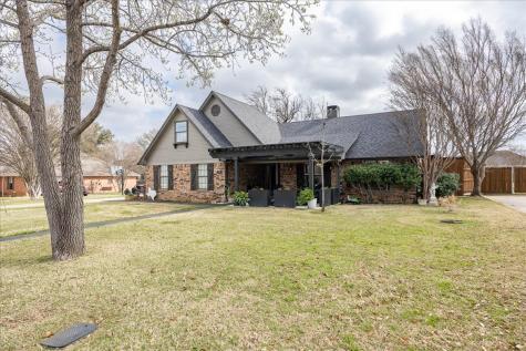 1301 N Saint Charles Avenue Pilot Point TX 76258