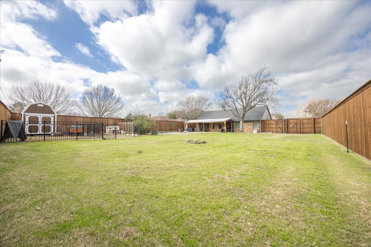 1301 N Saint Charles Avenue Pilot Point TX 76258