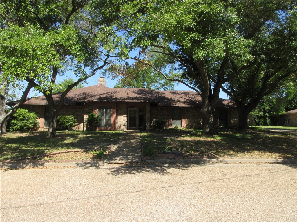 213 Country Club Drive Marlin TX 76661