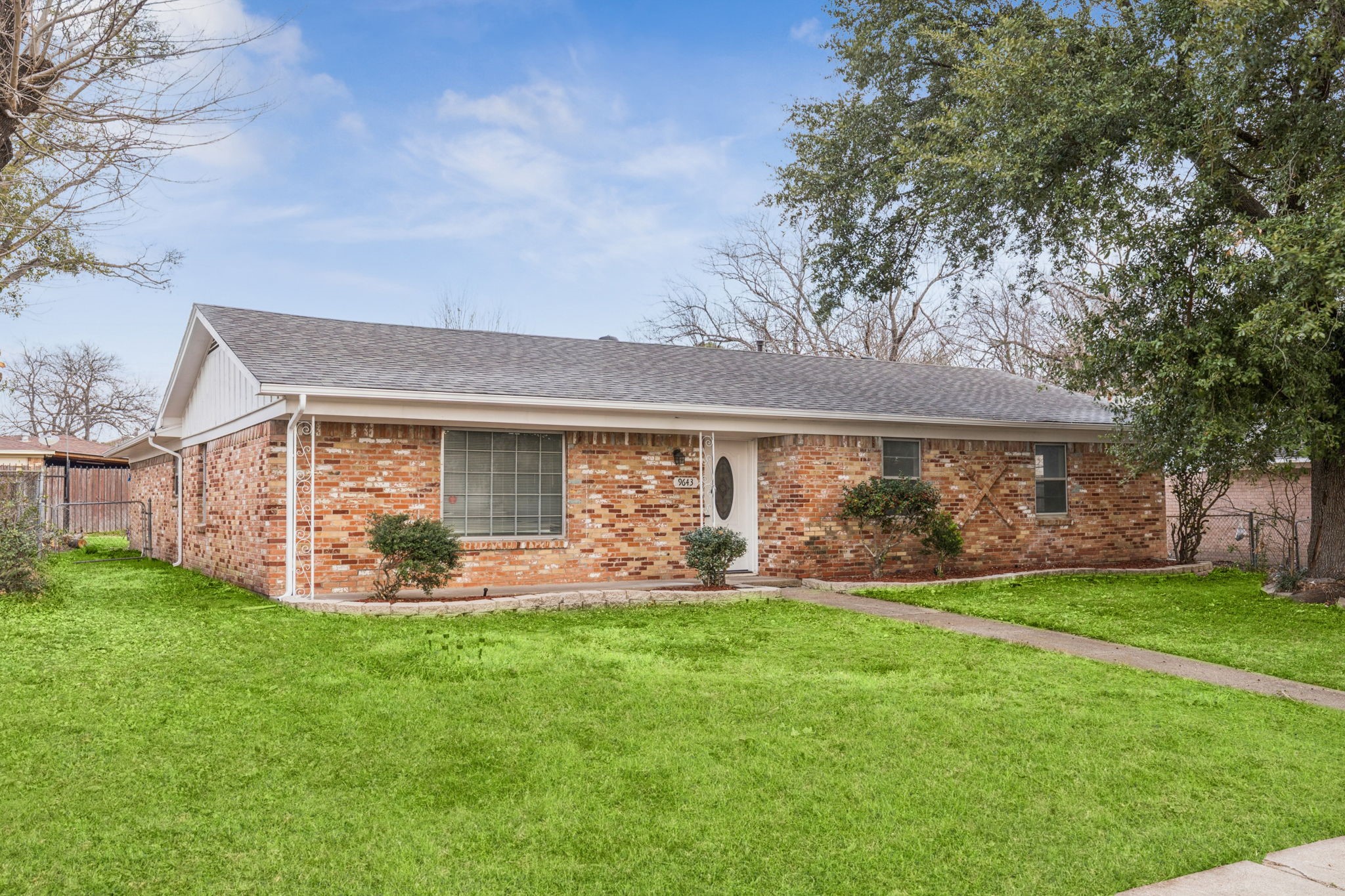 9643 Altacrest Drive Dallas TX 75227