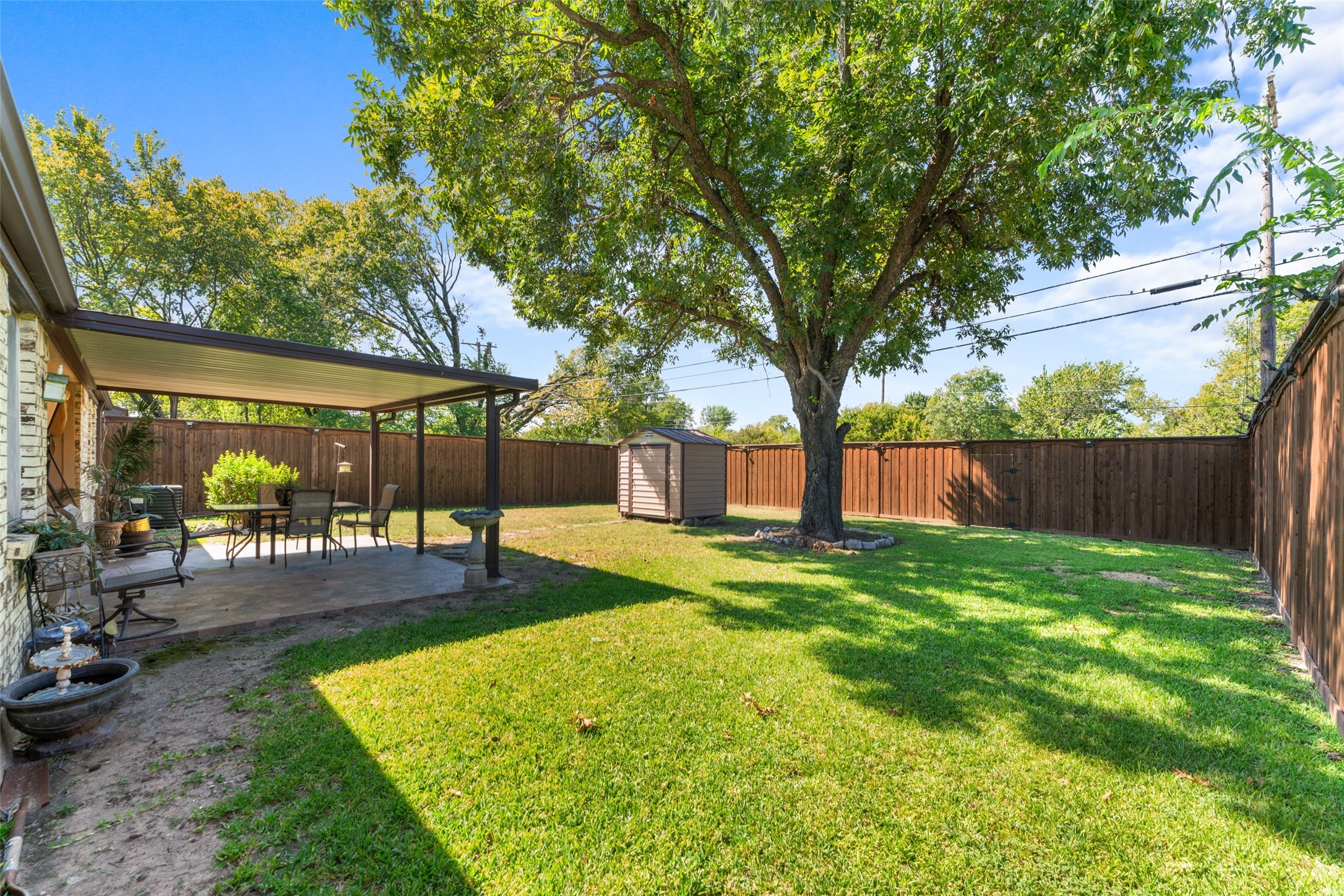 1425 Gardenside Drive Dallas TX 75217