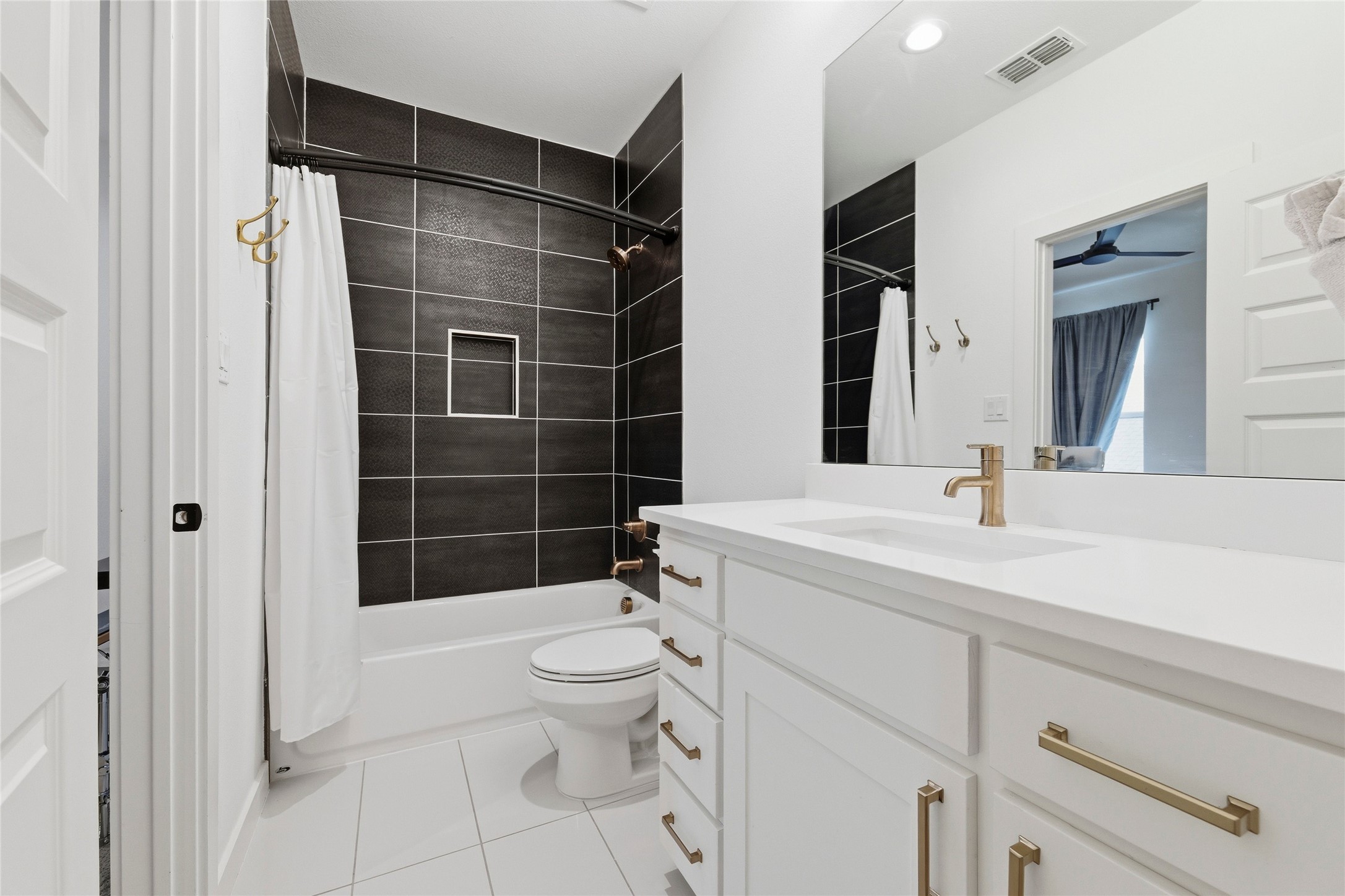 941 Meadow Bend Loop S Grapevine TX 76051