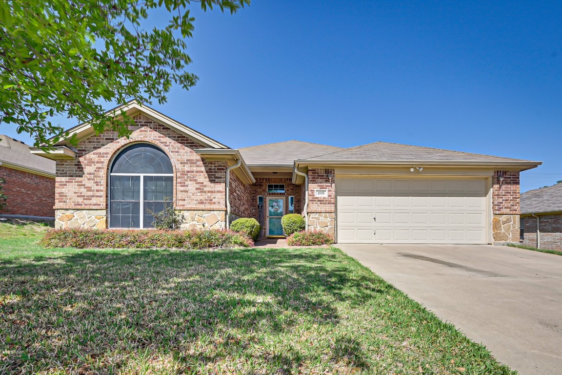 209 Wellington Trail Weatherford TX 76085