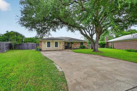 1145 S Timberline Drive Benbrook TX 76126