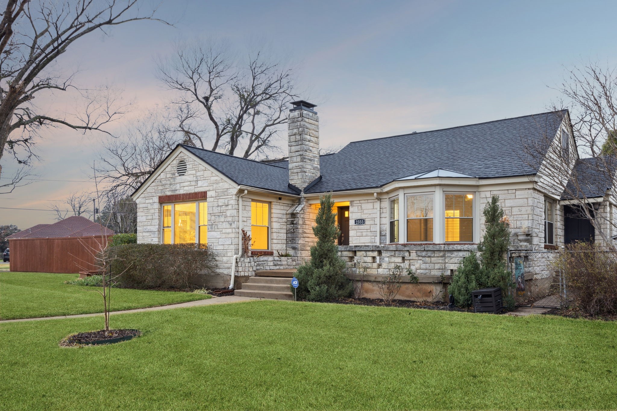 2333 Lawndale Drive Dallas TX 75211