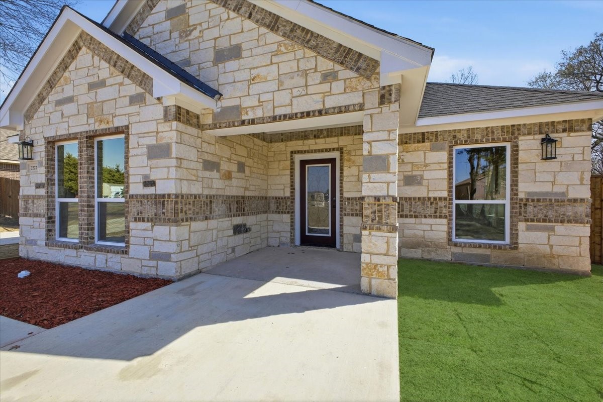 2222 Water Crest Lane Glenn Heights TX 75154