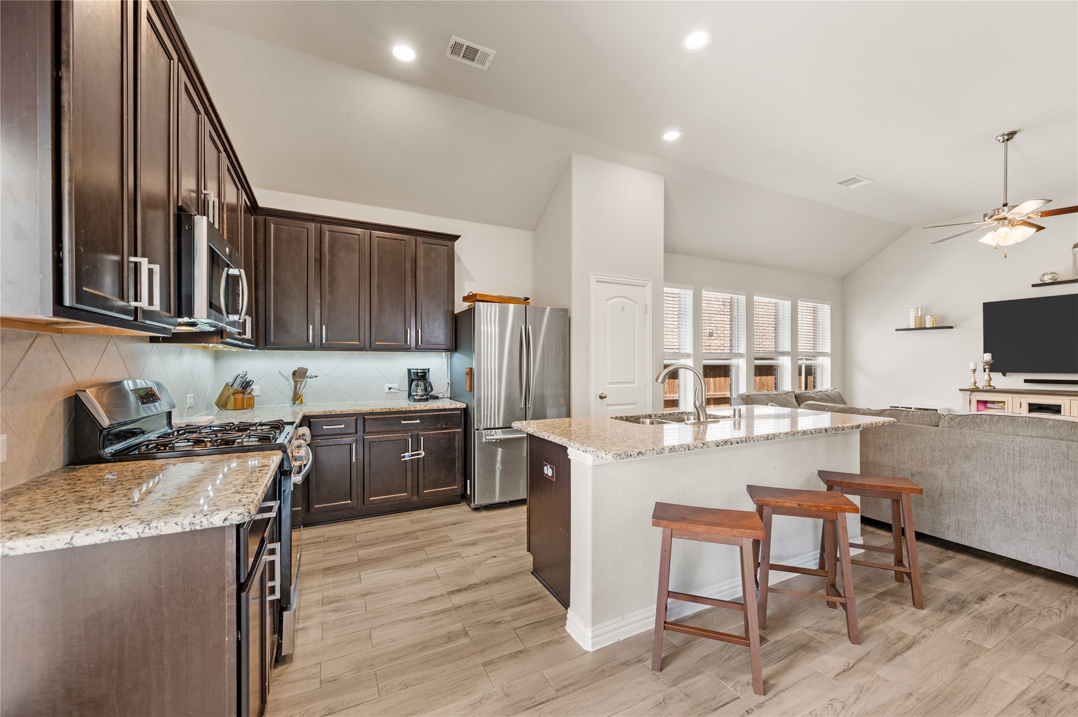 616 Chippewa Way Aubrey TX 76227