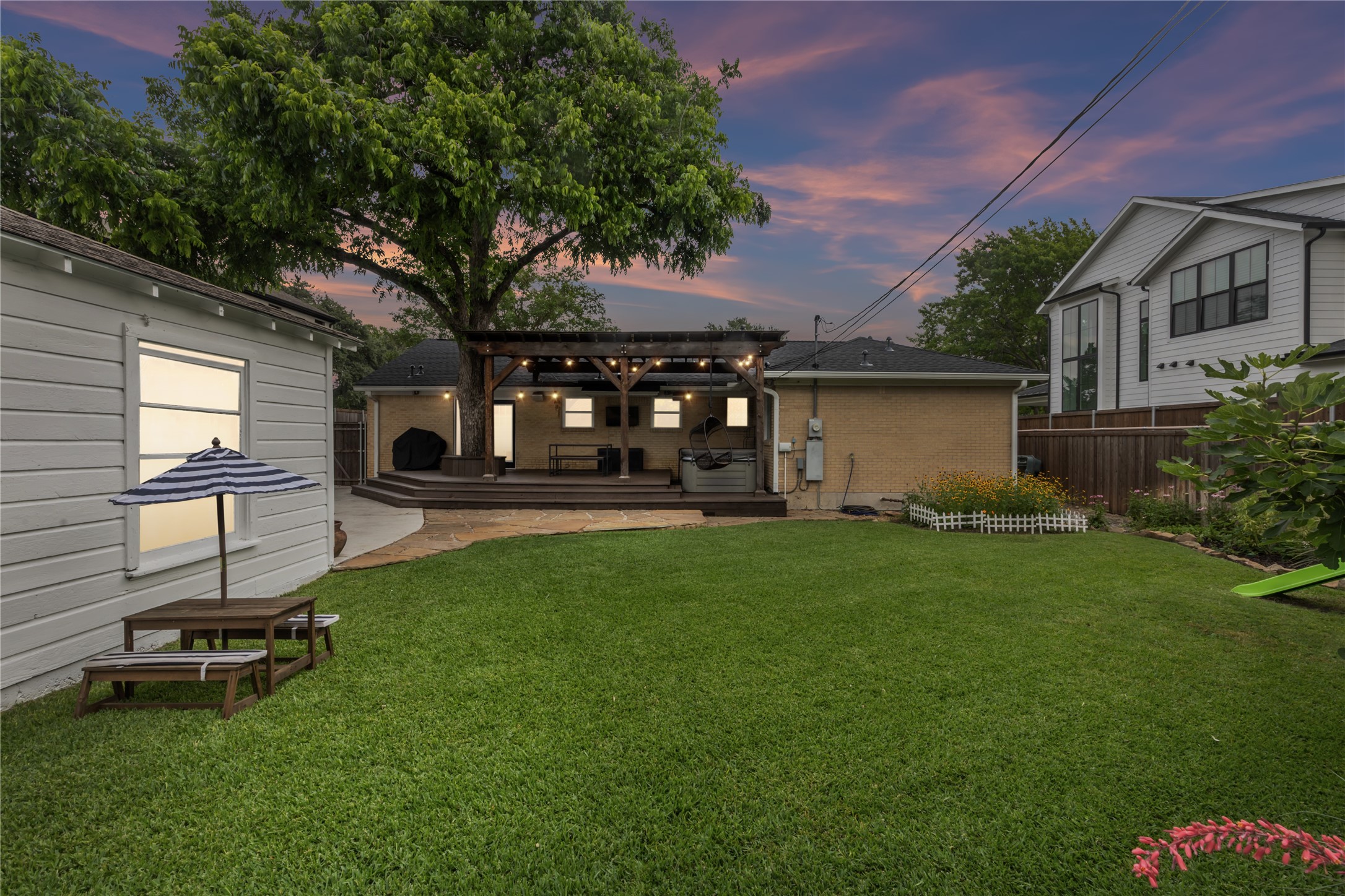 429 Parkhurst Drive Dallas TX 75218