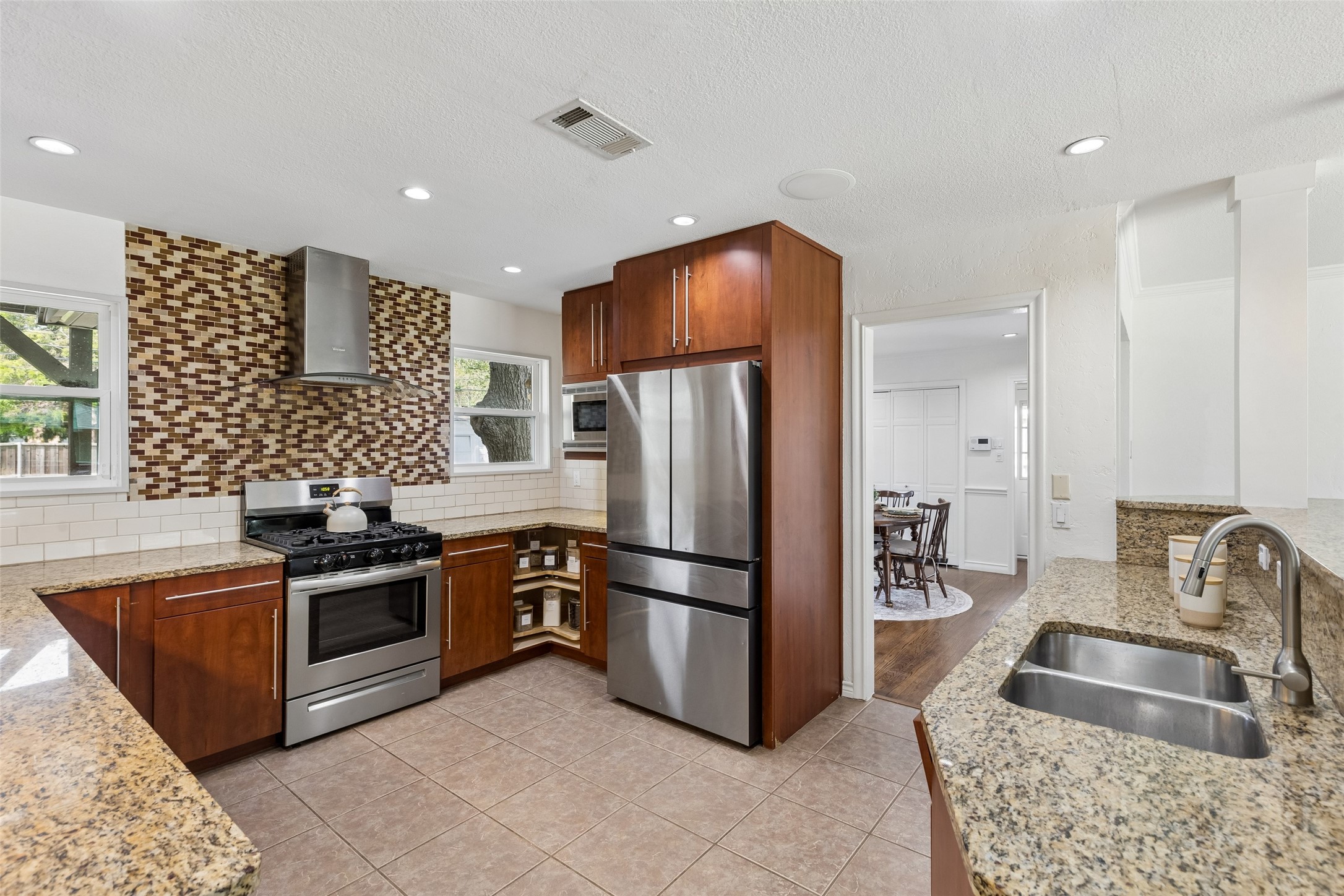 429 Parkhurst Drive Dallas TX 75218