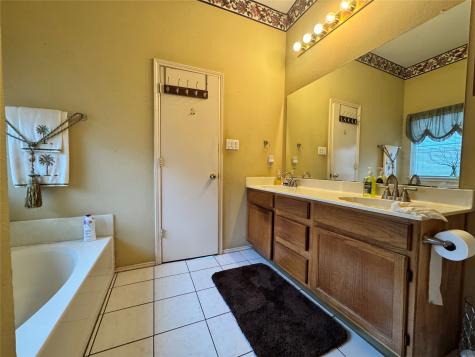 513 Shannon Circle Desoto TX 75115