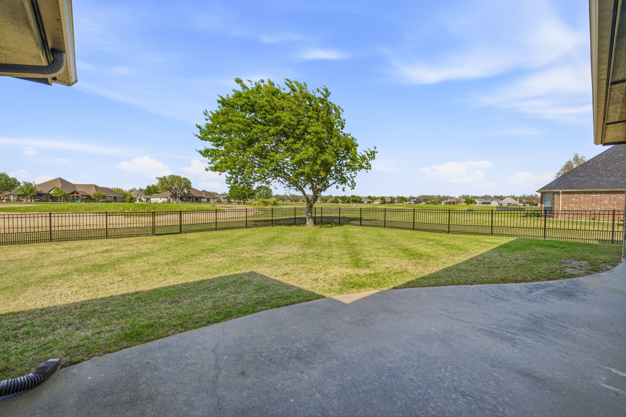 5910 Dog Leg Court Granbury TX 76049