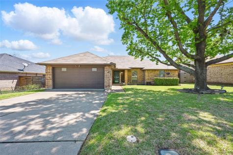 1825 Canterbury Circle Fort Worth TX 76112