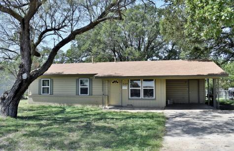 2124 S Pine Street Brady TX 76825