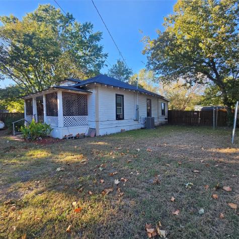 1304 S 5th Street Bonham TX 75418