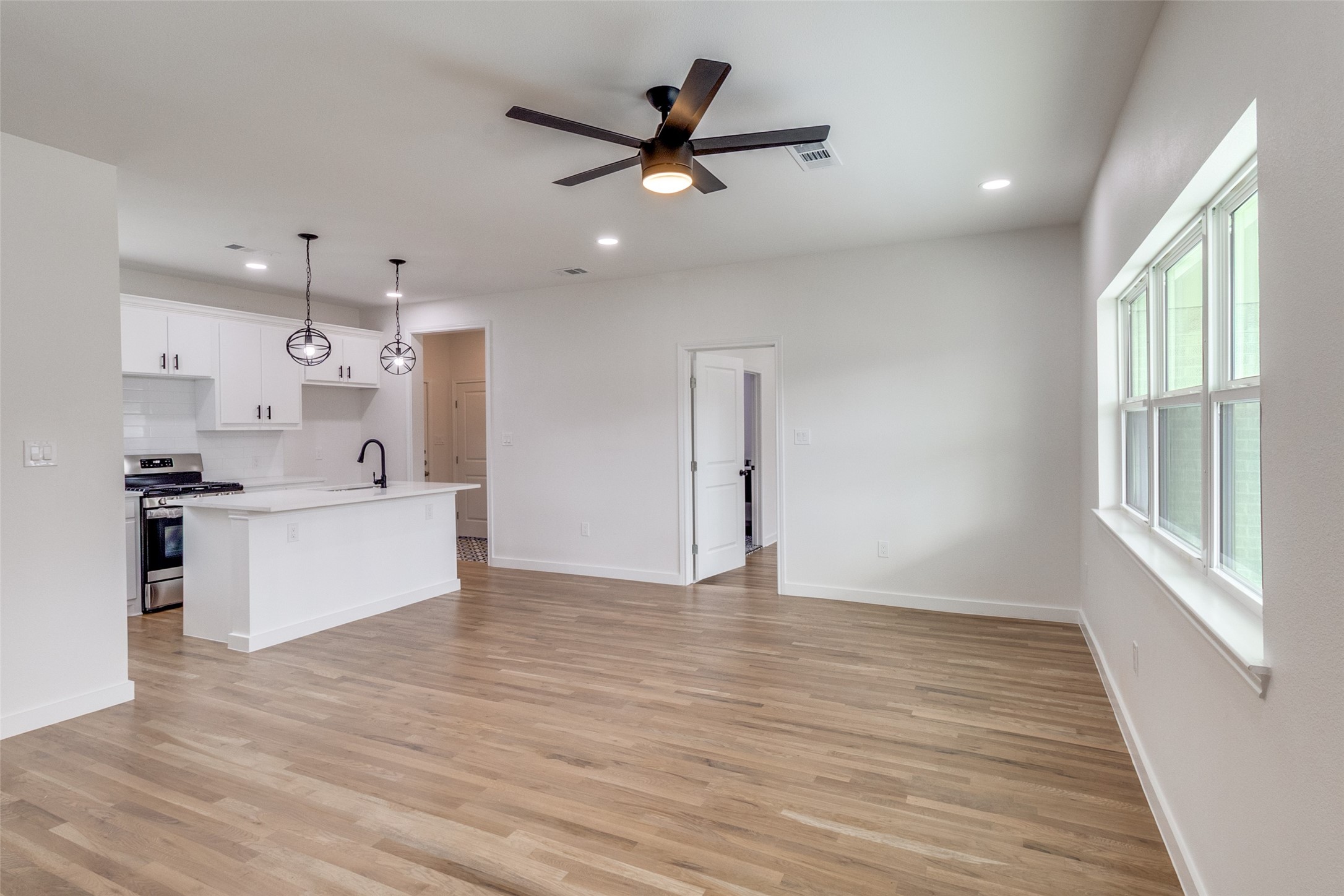 2145 Major Drive Dallas TX 75227