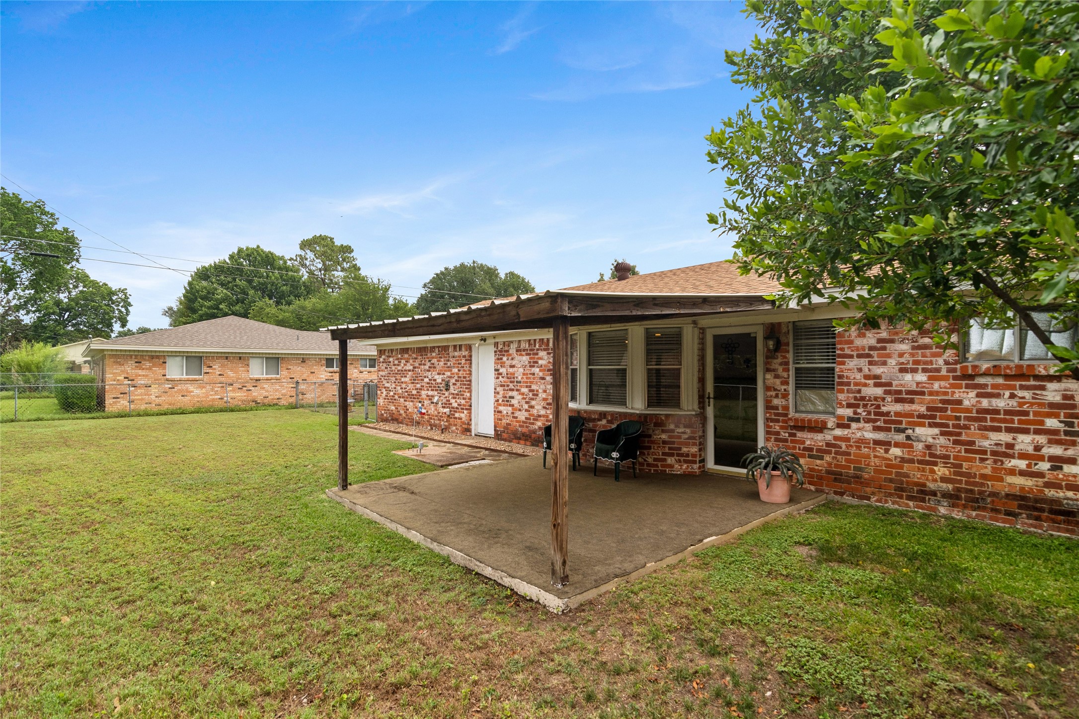 937 Patricia Street Irving TX 75060