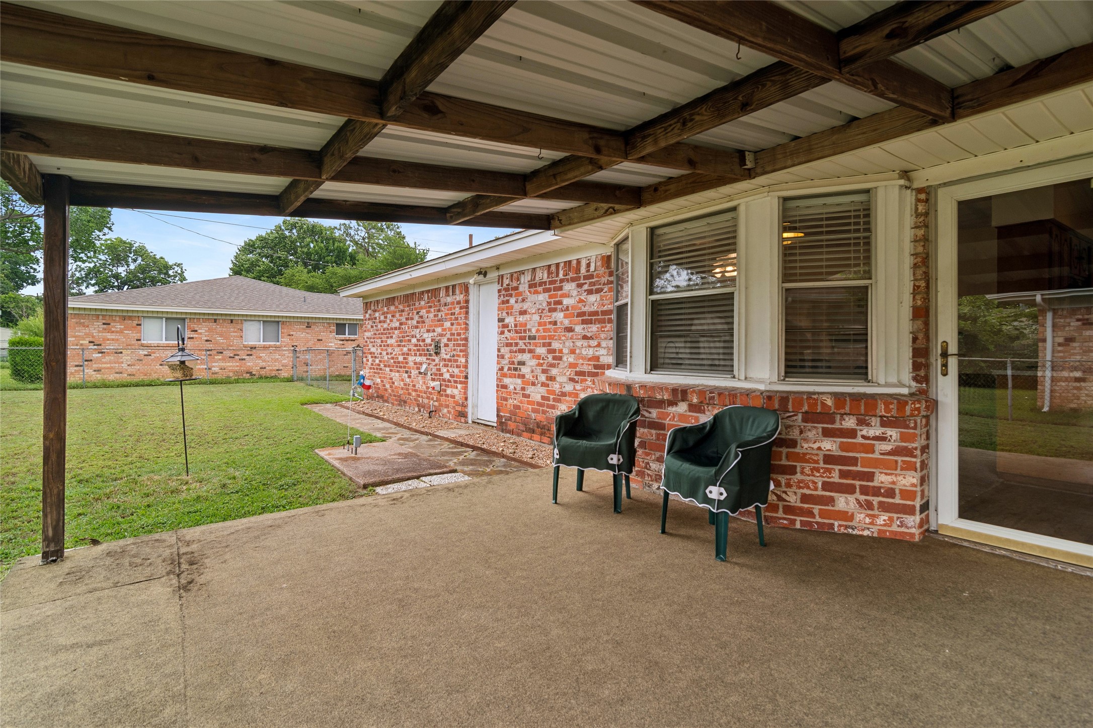 937 Patricia Street Irving TX 75060