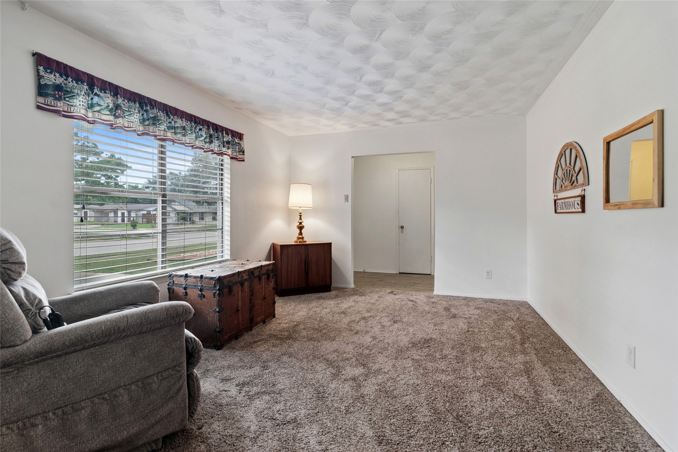 937 Patricia Street Irving TX 75060