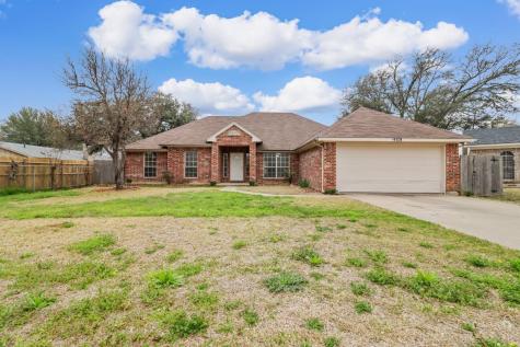2305 Warwick Court Bedford TX 76022