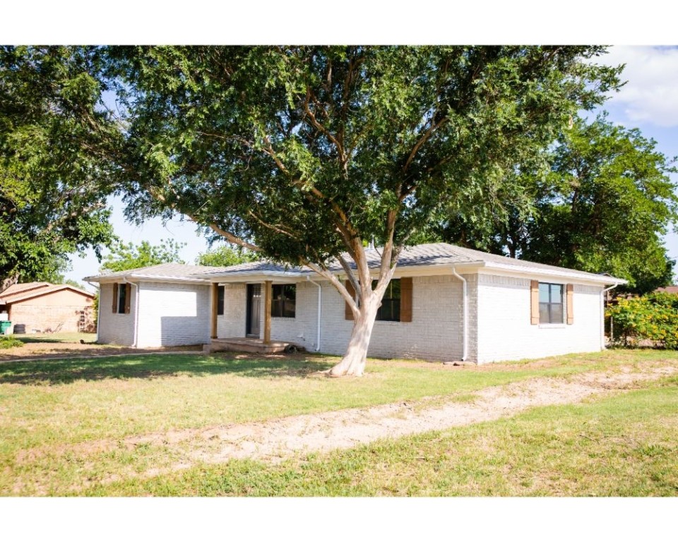1327 Westridge Lane Iowa Park TX 76367